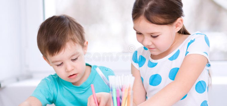 Дети могут придумать и нарисовать свой герб и флаг Псковской области