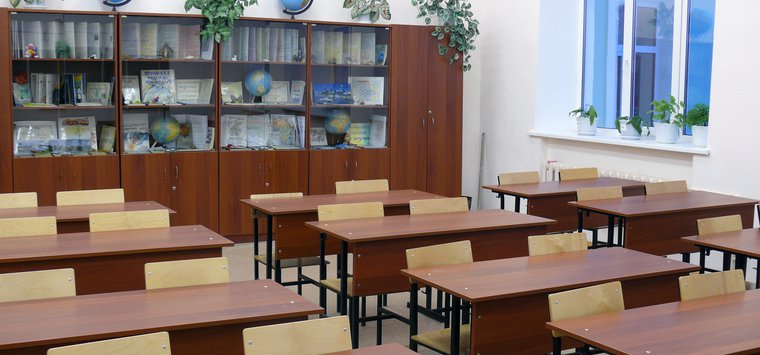 Дмитрий Быстров поблагодарил островских педагогов за подготовку к учебному году