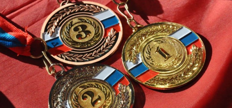 Пять медалей завоевали островские легкоатлеты на соревнованиях в Смоленске