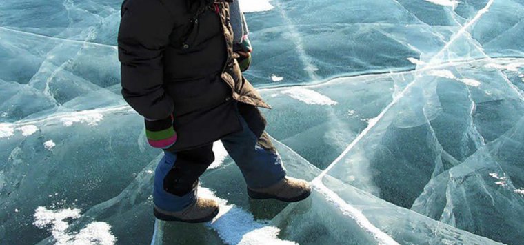 Островичей предупредили об опасности выхода на тонкий лёд