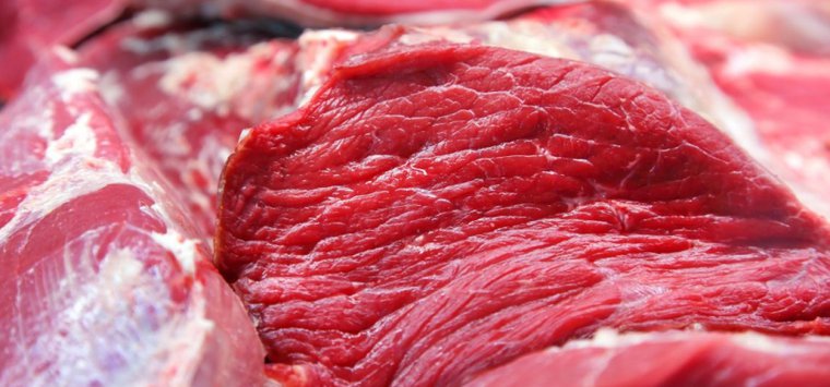 Мясо и посуду украл безработный острович с дачного участка в Порховском районе