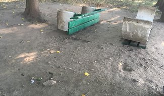 В полицию направлено заявление по факту вандализма в обновленном парке города Острова