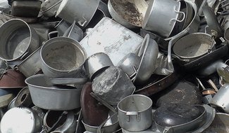 В Острове двое мужчин сдали в металлолом посуду, украденную в Пыталовском районе