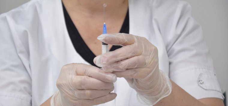 Более 43 тысяч человек привито от гриппа в Псковской области