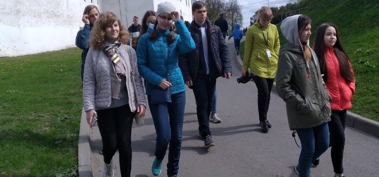 На экскурсии в Псковском кремле побывали юные островичи