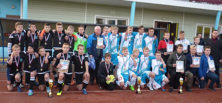 Команда «Острович» заняла третье место на Чемпионате по дворовому футболу