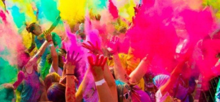 Фестивалем красок и танцевальным флешмобом отметят День молодежи в Острове