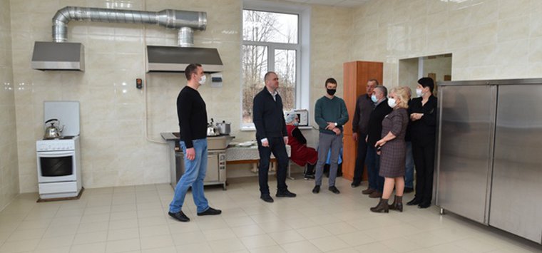 Родители учащихся Воронцовской школы поблагодарили власти за новую столовую