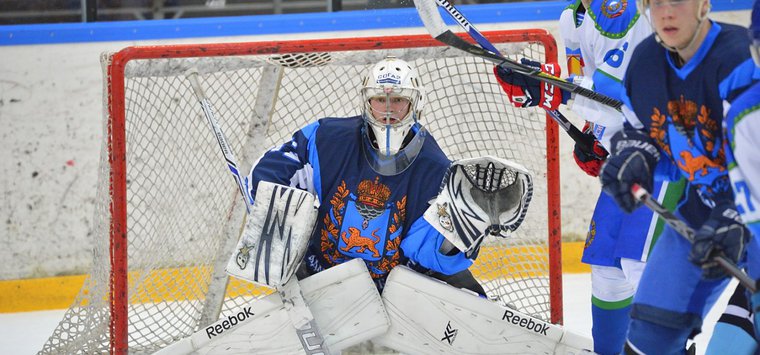 Первый тур чемпионата области по хоккею завершился победой команды «Аванта-Остров»