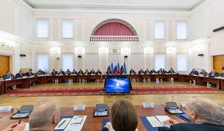 Вопросы развития региона обсудил с активом Псковской области председатель Госдумы