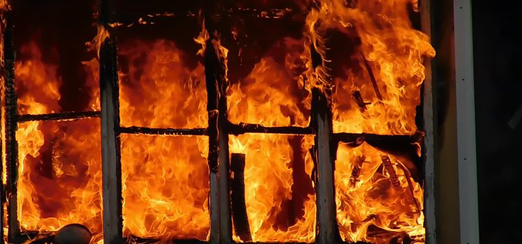 Почти 5 тысяч пожаров произошло в Псковской области с начала года