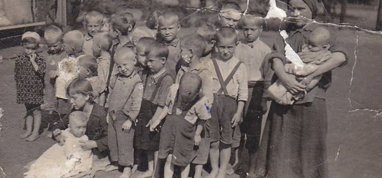Выставка фотографий островичей-заключенных немецкого концлагеря открылась в Пскове