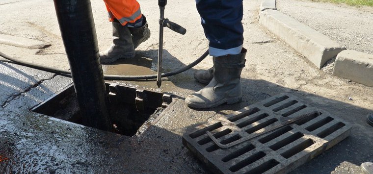 За ремонт и обслуживание ливневой канализации в Острове заплатят около двух миллионов