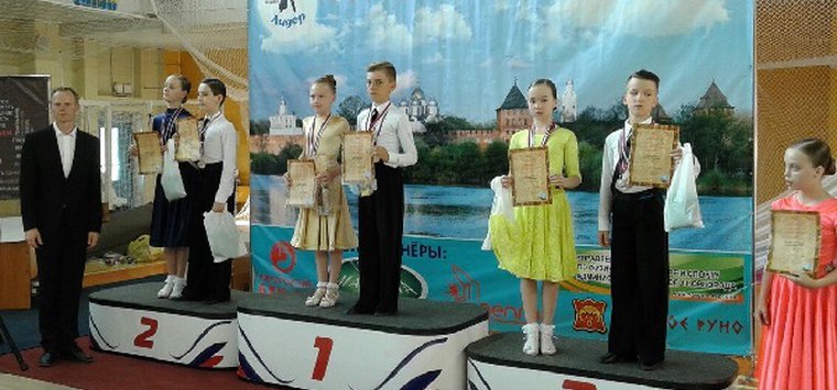 Островские танцоры привезли медали из Великого Новгорода