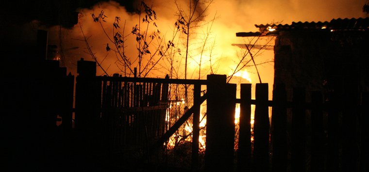 Пожар из-за проблем с электропроводкой произошел в деревне Карпово