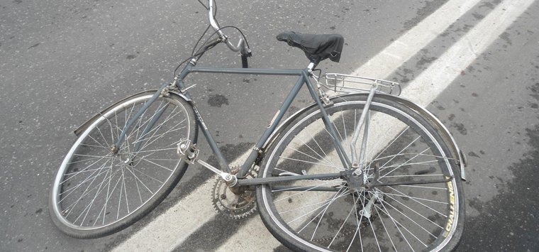 Велосипедист попал под колёса «Крайслера» в Островском районе