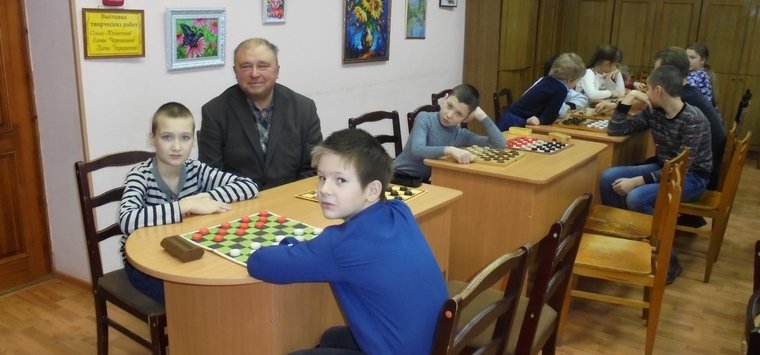 Петербуржец стал победителем турнира по шашкам в Острове