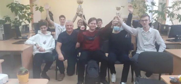 Островичи вошли в число лучших школьников-программистов в области