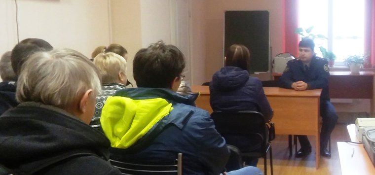 Выездную ярмарку вакансий провели сотрудники колонии в Крюках