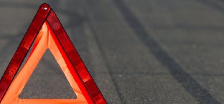 Три автомобиля не разъехались на перекрёстке в Острове