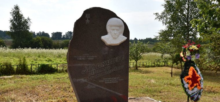 Память Героя России Тимура Апакидзе почтили в Острове
