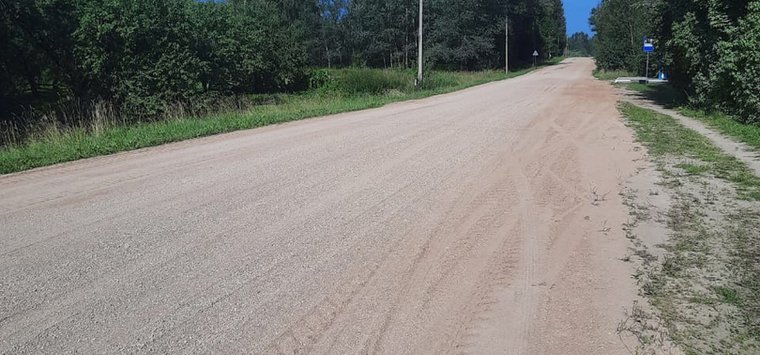 Сельские дороги приводят в порядок в Островском районе