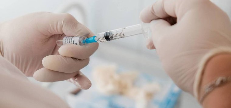 Работу выездных групп по вакцинации от COVID-19 усилят в Псковской области
