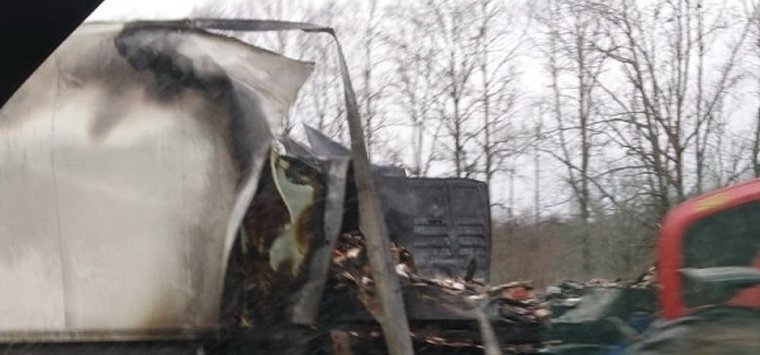 ДТП в Островском районе произошло из-за взрыва колеса у большегруза