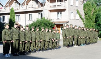 Военно-патриотическая смена учебных сборов закончилась в Островском районе
