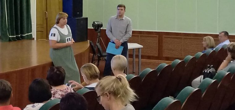 Новые члены УИКов в Островском районе покинули зал во время обучения