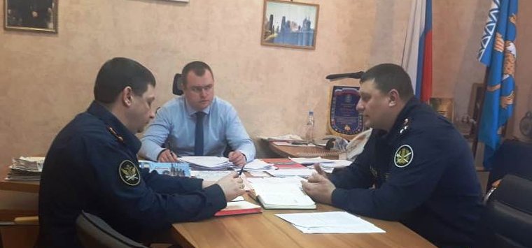Начальник ИК-2 обсудил вопросы взаимодействия с главой Островского района