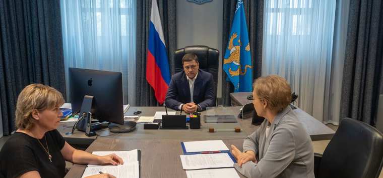Нарастить темпы вакцинации от COVID-19 поручил Михаил Ведерников
