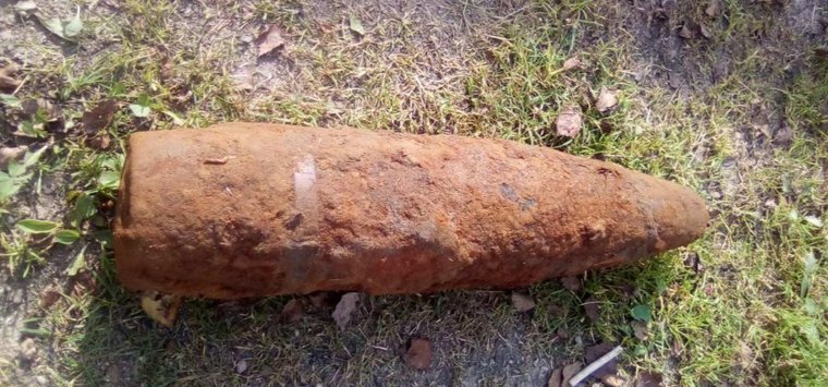 Снаряд для гаубицы нашли в островской деревне Икрово