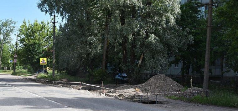 Крытую автобусную остановку установят в Острове по обращениям горожан