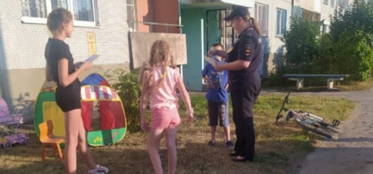 «Безопасный двор» организовали сотрудники ГИБДД в Острове