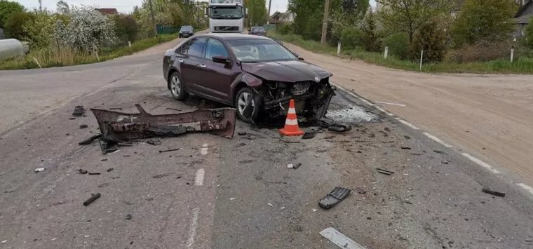 Две женщины не разъехались на дороге в Островском районе