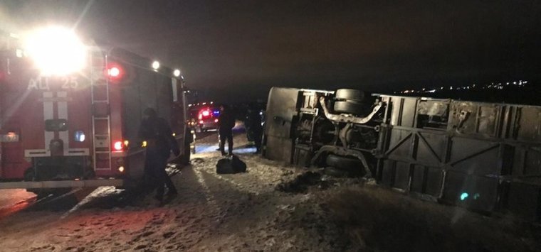 Водитель пострадал в ДТП с грузовиком в Островском районе