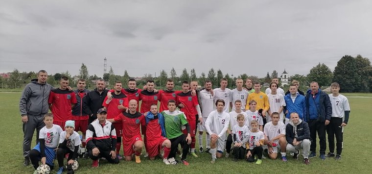 Островичи победили в полуфинале областного первенства по футболу