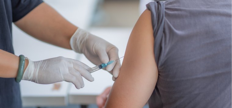В Псковской области продлен срок обязательной вакцинации от COVID-19