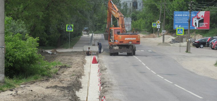В Острове ведется строительство тротуаров