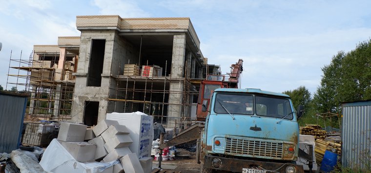 Строительство нового здания Островского городского суда  идет полным ходом