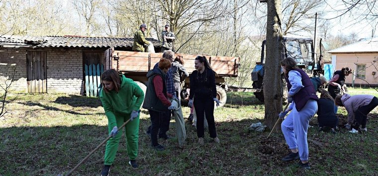 Общегородской субботник прошел в Острове