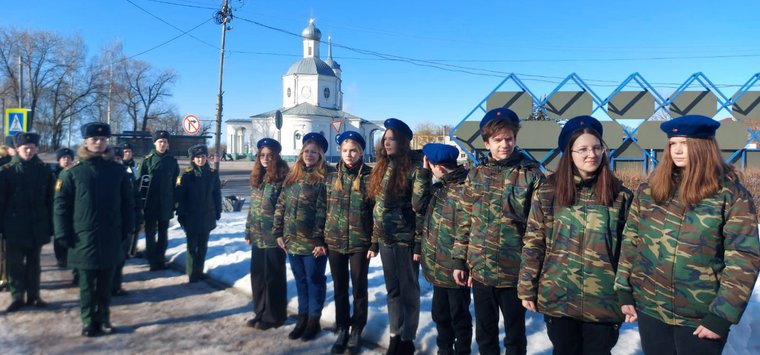 В Острове юнармейцы почтили память бойцов 6-й роты