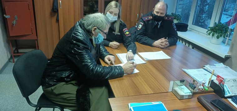 Полиция отреагирует на обращения островичей по освещению улиц и содержанию собак