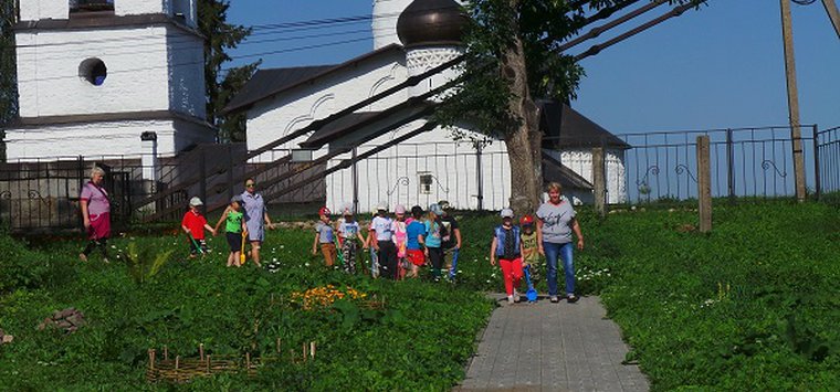 Закладка экологической «Тропы знахаря» в Острове. Фоторепортаж