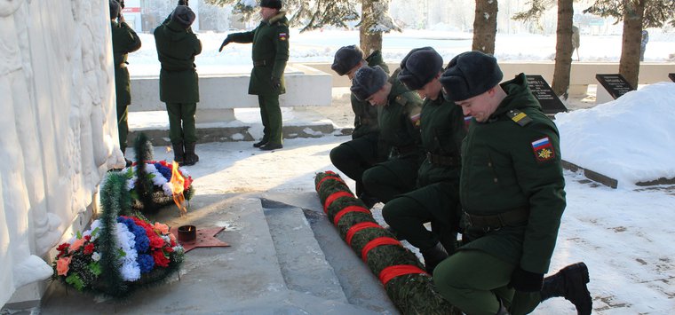 Память героев почтили островичи накануне Дня защитника Отечества