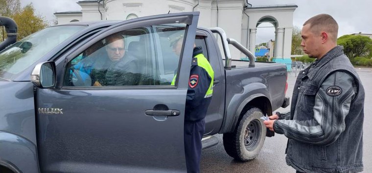 Акция «Смотри на зеркала!» прошла на дорогах Острова