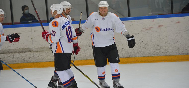 Хоккеисты «Аванты-Псков» забили 12 шайб «Родине»