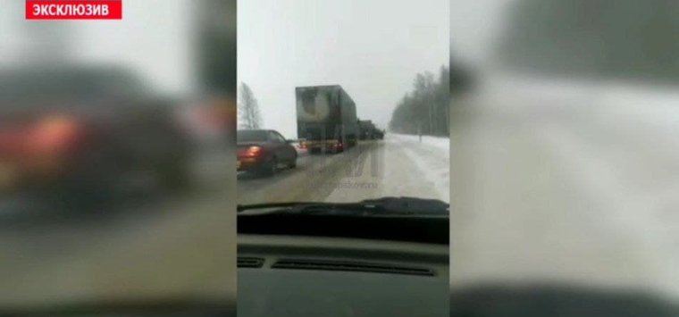 Фура угодила в кювет в Островском районе