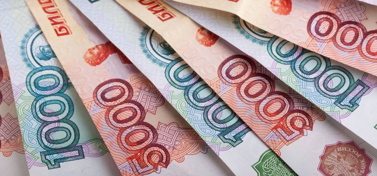 Банковская сотрудница обманула престарелых островичей